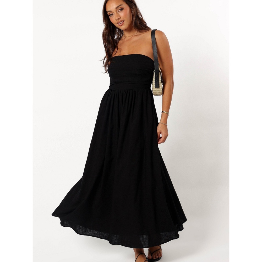 Petal & Pup Elegant Black Strapless Dress